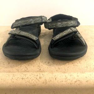 Teva Velcro trail sandal. Size 8. NWOT